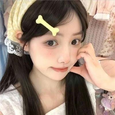怦然心动的小姐姐第一季 在线观看封面